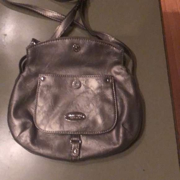 Nine West Petwer Metallic Gray Shoulder Crossbody - Picture 3 of 3